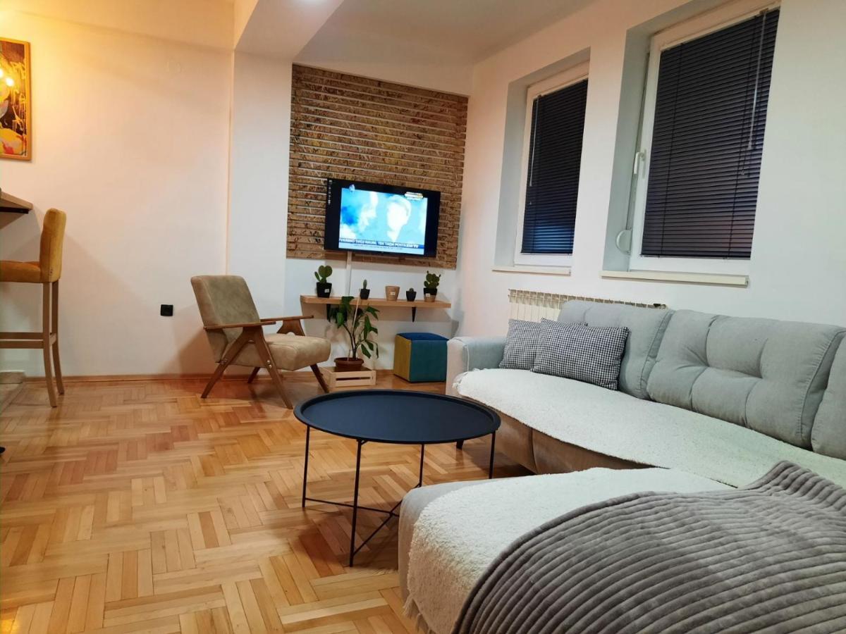 Petar'S Apartment Skopje Bagian luar foto