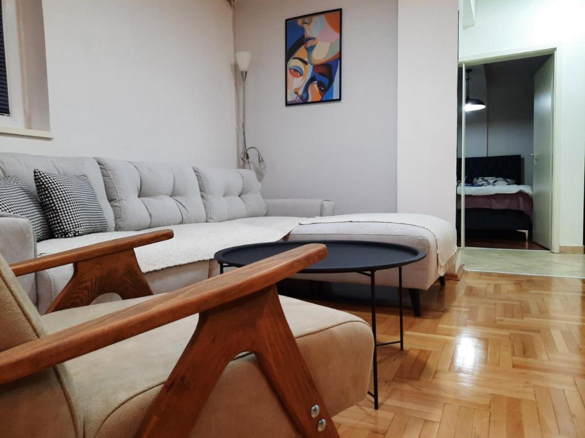 Petar'S Apartment Skopje Bagian luar foto