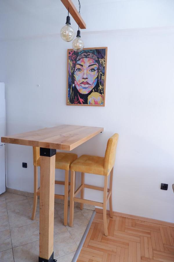 Petar'S Apartment Skopje Bagian luar foto